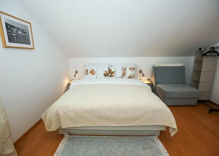 Z&A Studio Apartment With Parking